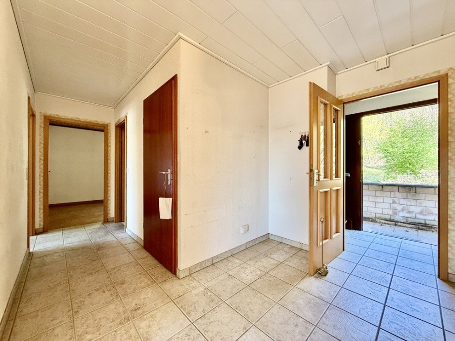 Flur Zweifamilienhaus Lindenfels / Winkel