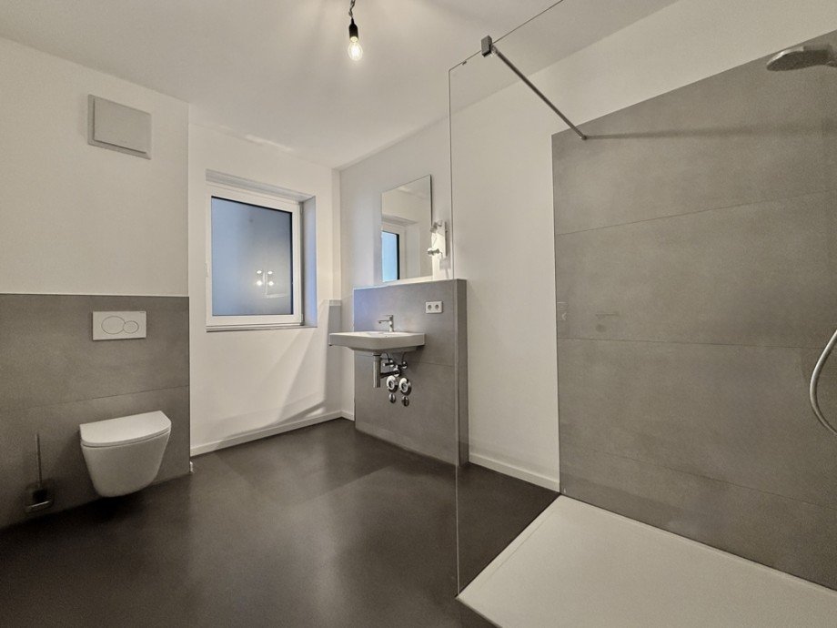 Tageslicht-Duschbad I Etagenwohnung F�rth