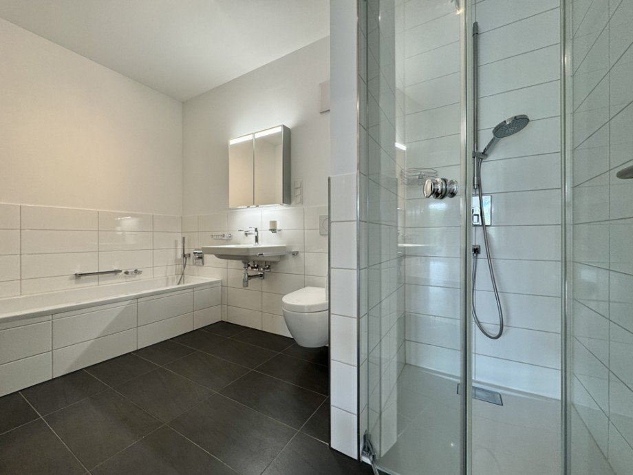 Badezimmer I Etagenwohnung Heppenheim