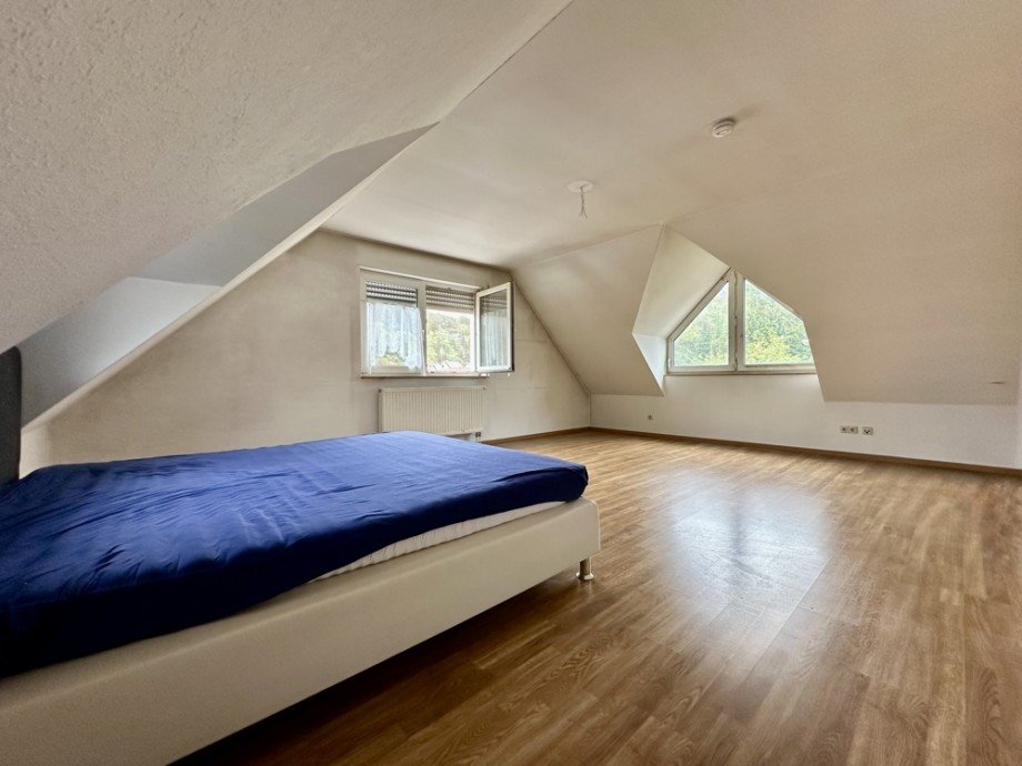 Schlafzimmer II Dachgeschosswohnung Heppenheim (Bergstra�e)