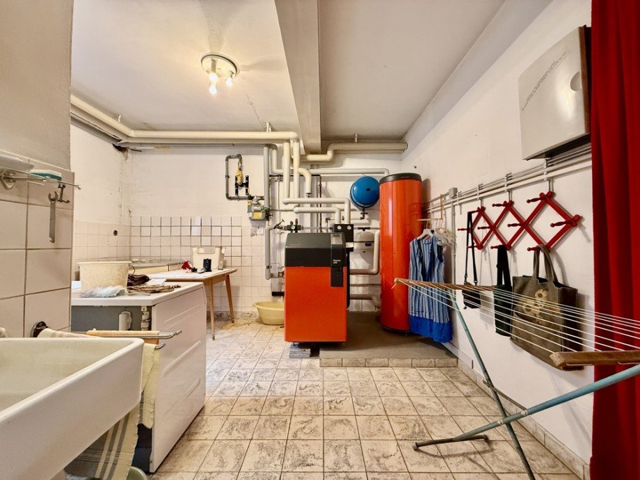 Waschk�che / Heizung Einfamilienhaus Plankstadt