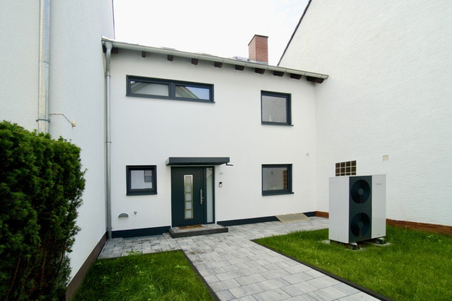 Ansicht Hauseingang Reihenmittelhaus Seeheim-Jugenheim
