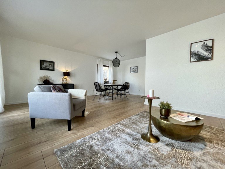 Titelbild Gro�-Rohrheim Einfamilienhaus +++ Frisch renoviertes Einfamilienhaus mit Einliegerwohnung im Dachgeschoss +++