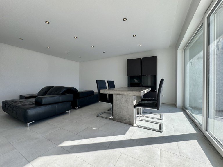 Titelbild Heppenheim Etagenwohnung +++ Exklusive 2,5-Zimmer-Wohnung - M�bel�bernahme m�glich +++