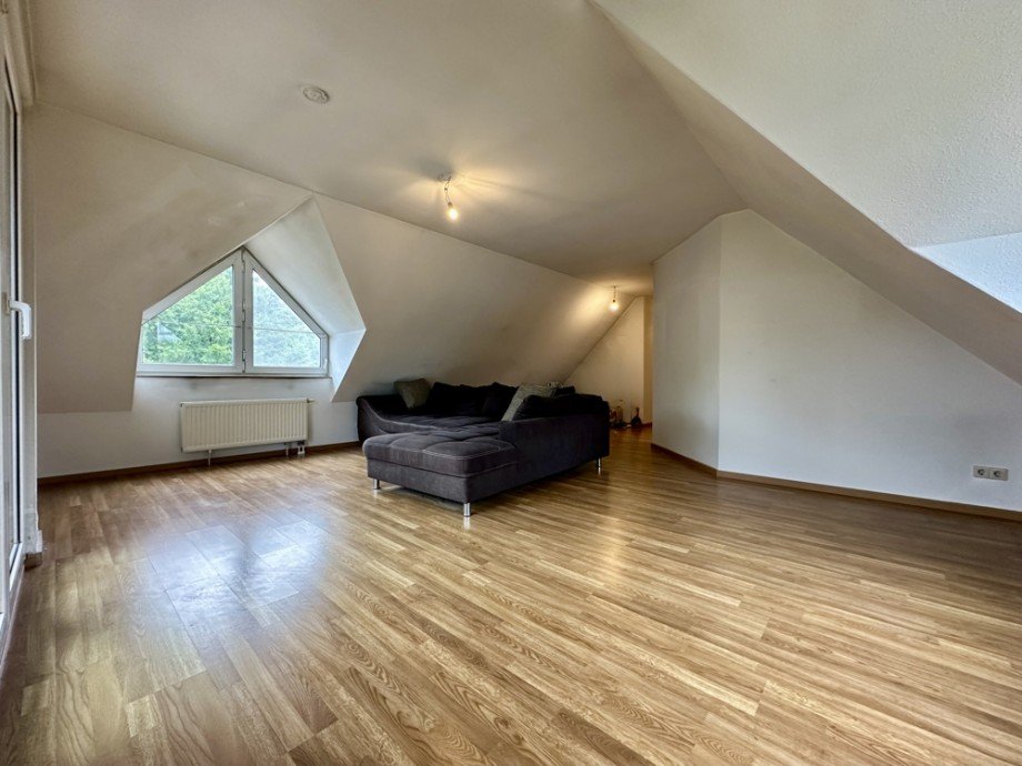 Wohn-/Essbereich II Dachgeschosswohnung Heppenheim (Bergstra�e)