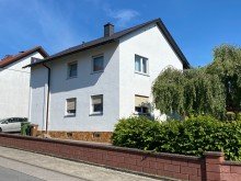 Hausansicht I Gepflegtes Zweifamilienhaus in F�rth