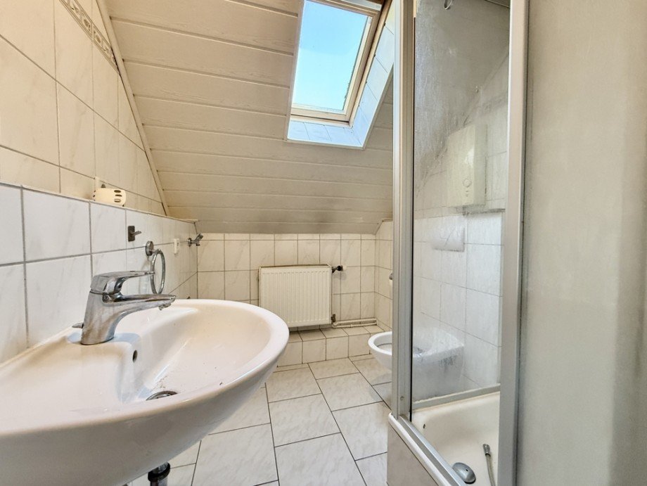 Duschbad OG Zweifamilienhaus Laudenbach