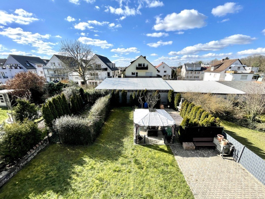 Blick in den Garten Etagenwohnung Bensheim