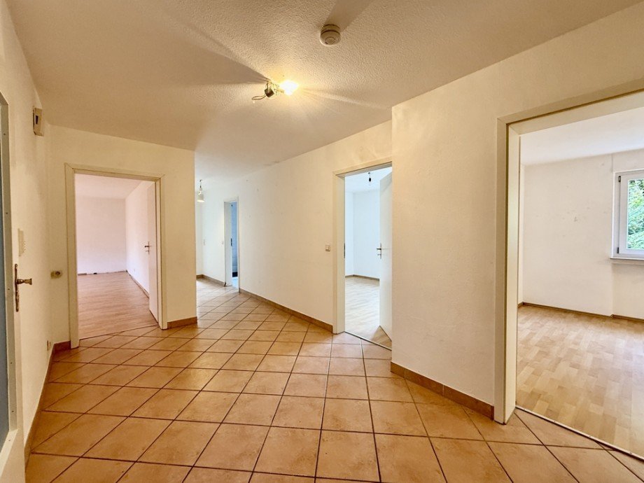 Flur EG I Zweifamilienhaus M�rlenbach / Bonsweiher