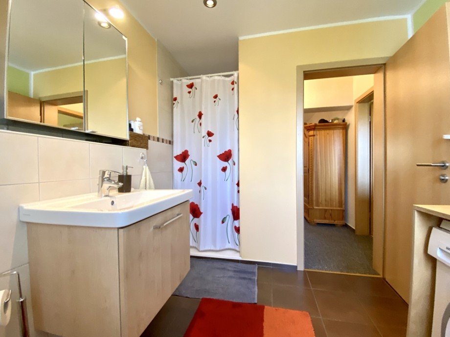 Badezimmer II Etagenwohnung Heppenheim
