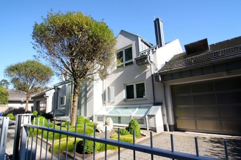 Hausansicht IV Wilhelmsfeld Villa +++ Exklusive Villa, die keine W�nsche offen l�sst inkl. weiterem Bauplatz +++