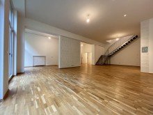 Wohnbereich I +++ Moderne Loft-Maisonette-Wohnung mit Terrasse und Balkon +++