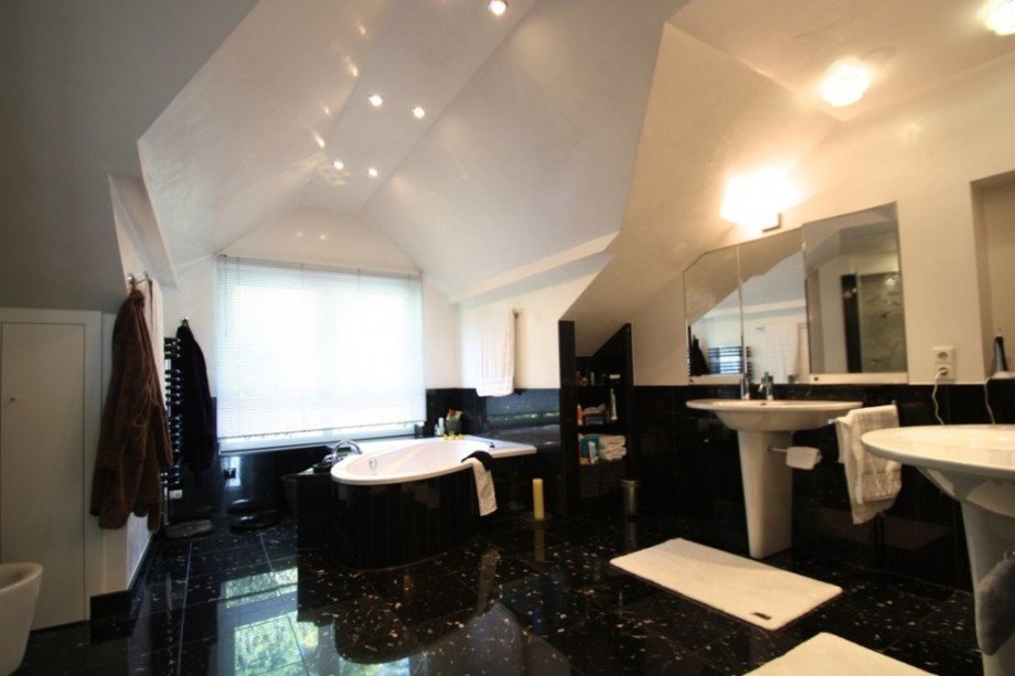 Badezimmer 1. OG IV Villa Wilhelmsfeld