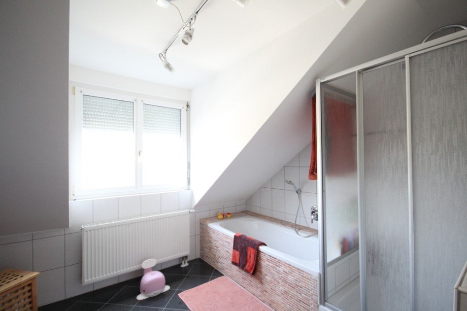 Badezimmer DG Mehrfamilienhaus Heppenheim (Bergstra�e) / Sonderbach