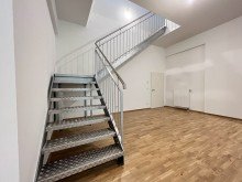 Treppenaufgang +++ Moderne Loft-Maisonette-Wohnung mit Terrasse und Balkon +++