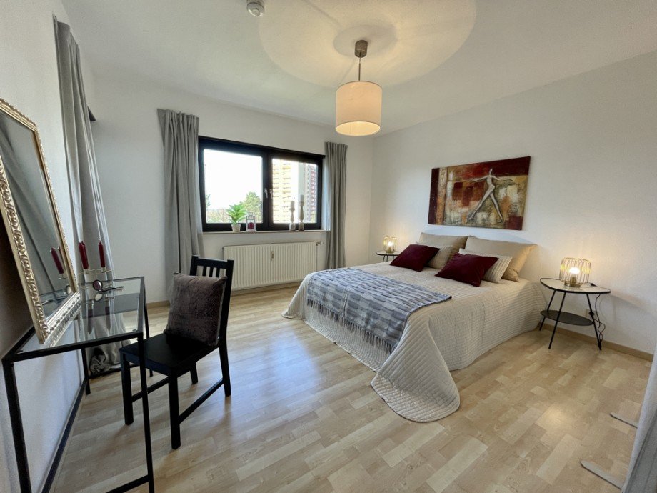 Schlafzimmer I Etagenwohnung Heppenheim