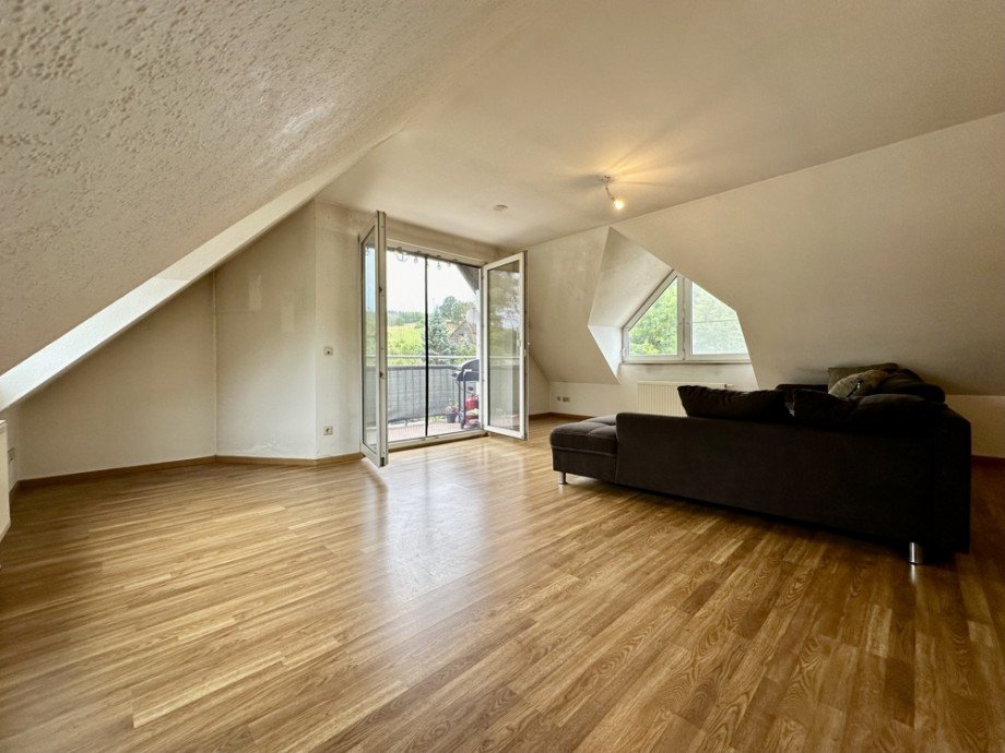 Wohn-/Essbereich I Dachgeschosswohnung Heppenheim (Bergstra�e)