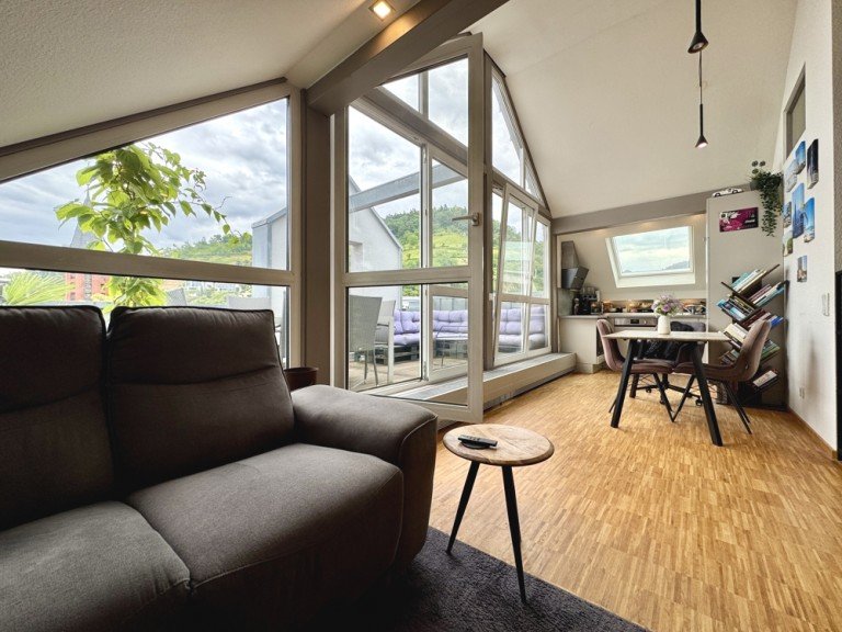 Titelbild Heppenheim Etagenwohnung +++ Wundersch�ne Dachgeschosswohnung mit gro�er Dachterrasse +++