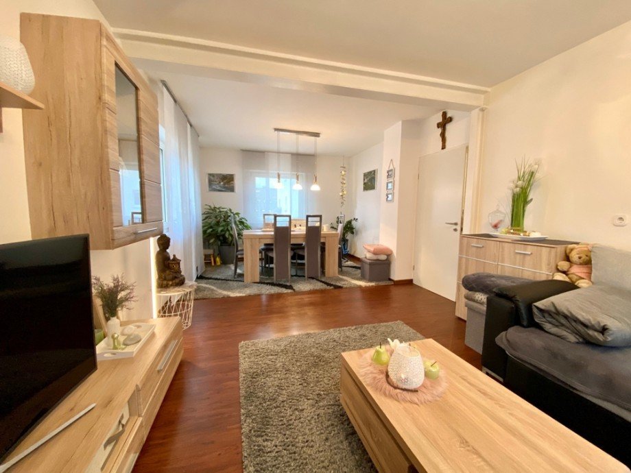 Wohn-/Esszimmer Zweifamilienhaus F�rth