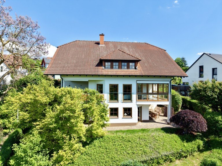 Hausansicht West Obernburg am Main Einfamilienhaus +++ Einfamilienhaus mit tollem Weitblick in Obernburg am Main +++