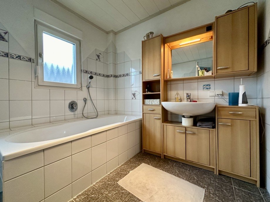 Badezimmer 1.OG I Einfamilienhaus Heppenheim