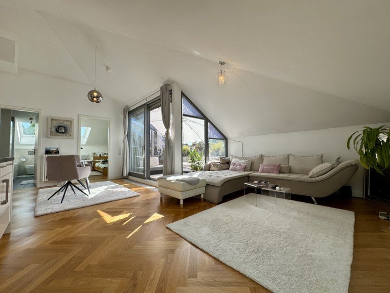 Titelbild Heppenheim Dachgeschosswohnung +++ Moderne Dreizimmer-Dachgeschosswohnung im Denkmalobjekt +++