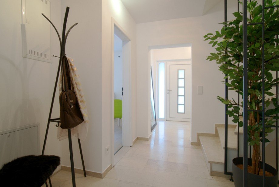 Flur/Garderobe EG Reihenmittelhaus Seeheim-Jugenheim