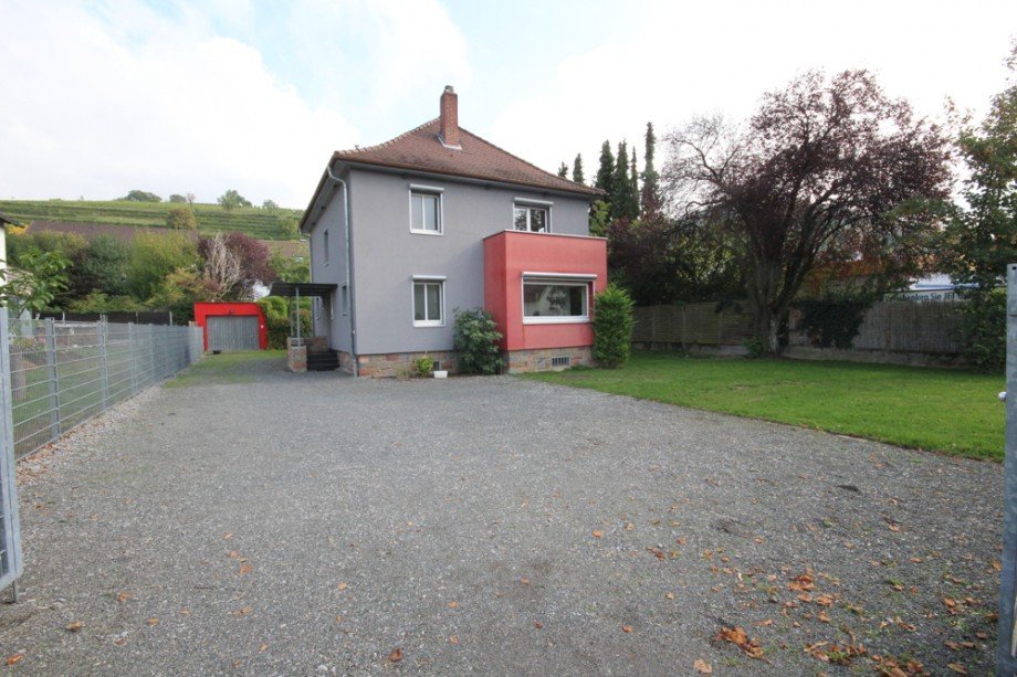 Vorgarten mit unz�hligen Stellpl�tzen Einfamilienhaus Heppenheim (Bergstra�e)