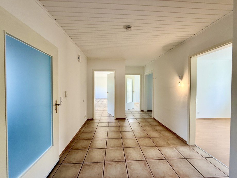 Flur OG I Zweifamilienhaus M�rlenbach / Bonsweiher