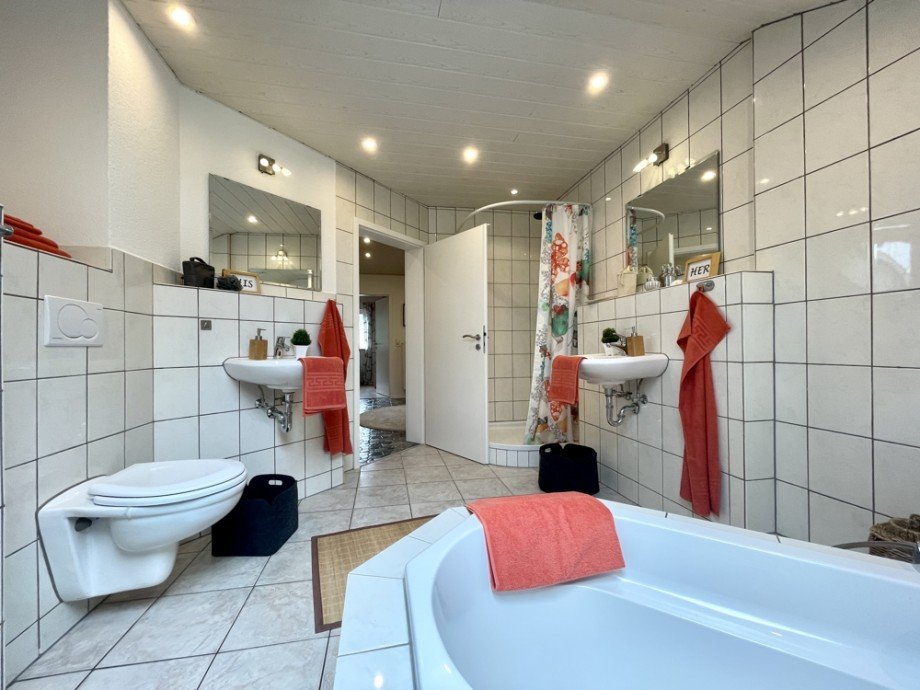 Badezimmer IV Dachgeschosswohnung Heppenheim