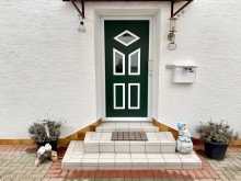 Hauseingang Gepflegtes Zweifamilienhaus in F�rth