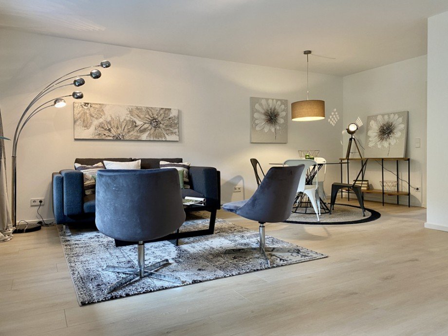 Wohn-/Esszimmer I Reihenmittelhaus Seeheim-Jugenheim