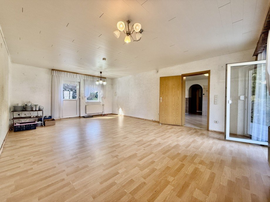 Wohnzimmer II EG Zweifamilienhaus Laudenbach