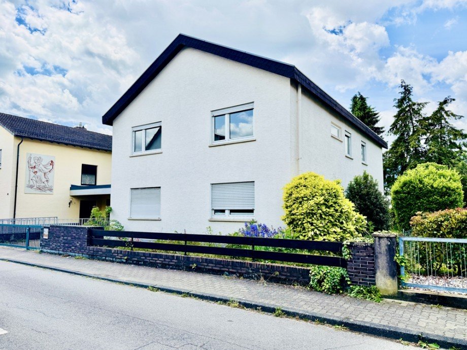 Hausansicht II Zweifamilienhaus Bensheim