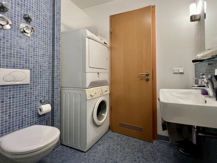 Duschbad mit Waschmaschinenanschluss Etagenwohnung Heppenheim (Bergstra�e)