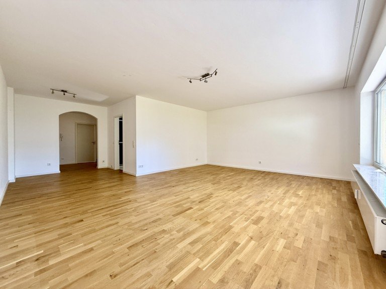 Wohnzimmer II Alsbach-H�hnlein Erdgeschosswohnung +++ Gepflegte Zweizimmerwohnung mit S�dterrasse und Garten +++