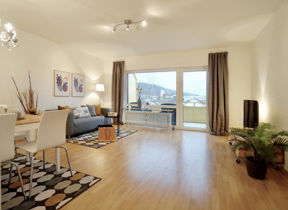 Wohn-/Esszimmer IV Etagenwohnung Laudenbach