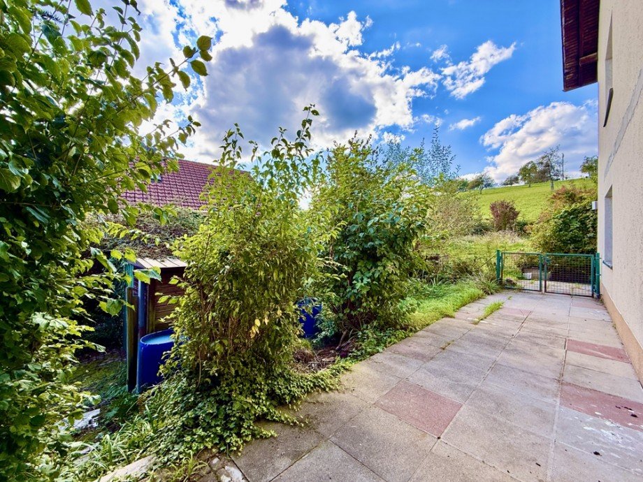 seitliche Terrasse / Garten Zweifamilienhaus M�rlenbach / Bonsweiher