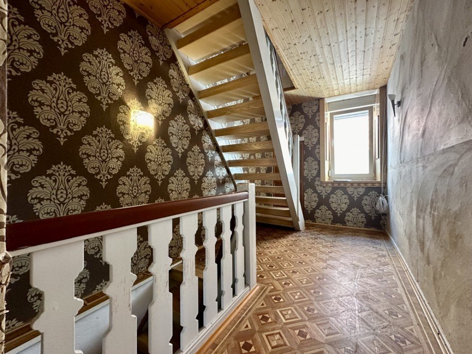 Treppenaufgang 1.OG I Einfamilienhaus Heppenheim