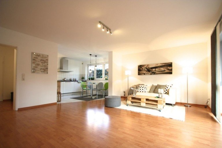 Wohnzimmer III Laudenbach Souterrainwohnung +++ Sch�ne 2 Zimmer Wohnung in Laudenbach als Kapitalanlage +++