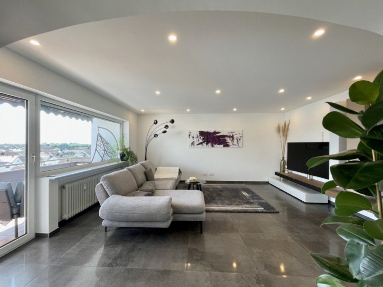 Wohnbereich I Laudenbach Etagenwohnung +++ Luxuri�se 3,5-Zimmer-Eigentumswohnung +++