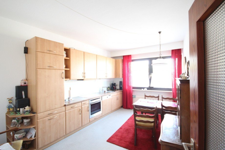 Gro�z�gige K�che der kleineren Whg. Mehrfamilienhaus Heppenheim (Bergstra�e)