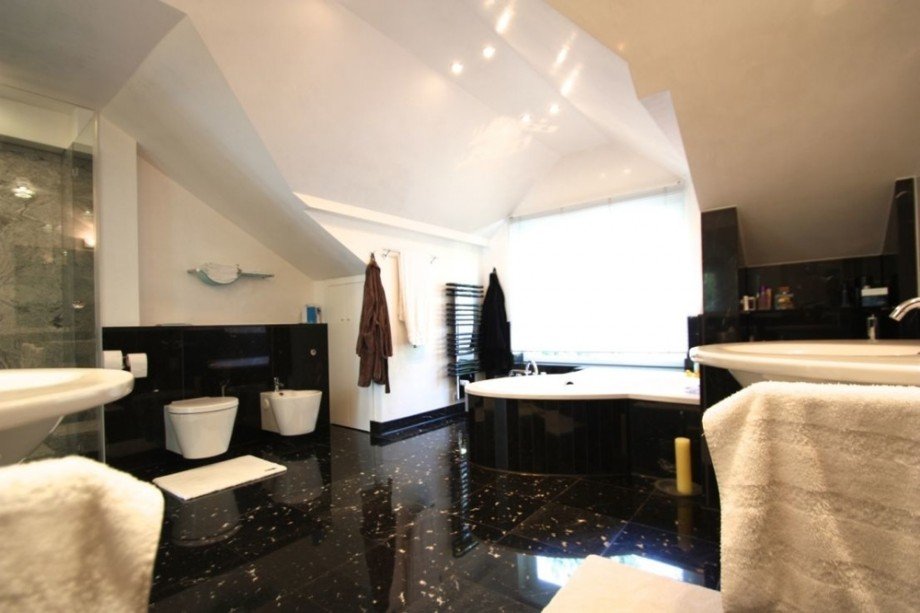 Badezimmer 1. OG II Villa Wilhelmsfeld
