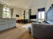 Hauptbild +++ Helle 3-Zimmer-Wohnung mit Balkon im Denkmalobjekt +++