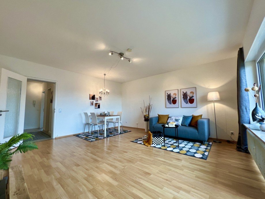 Wohn-/Esszimmer III Etagenwohnung Laudenbach
