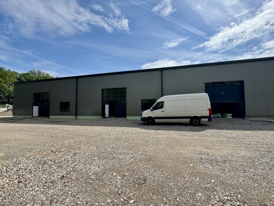 Au�enansicht gesamt III Halle Laudenbach