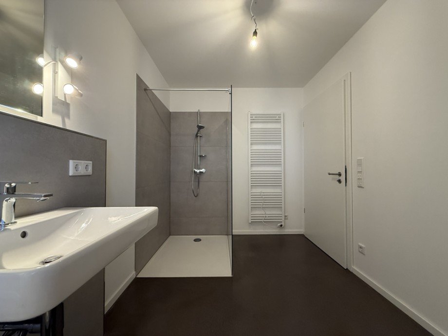 Tageslicht-Duschbad II Etagenwohnung F�rth