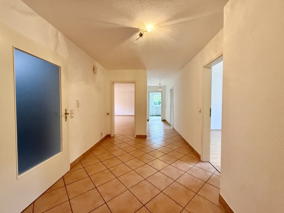 Flur EG I Zweifamilienhaus M�rlenbach / Bonsweiher