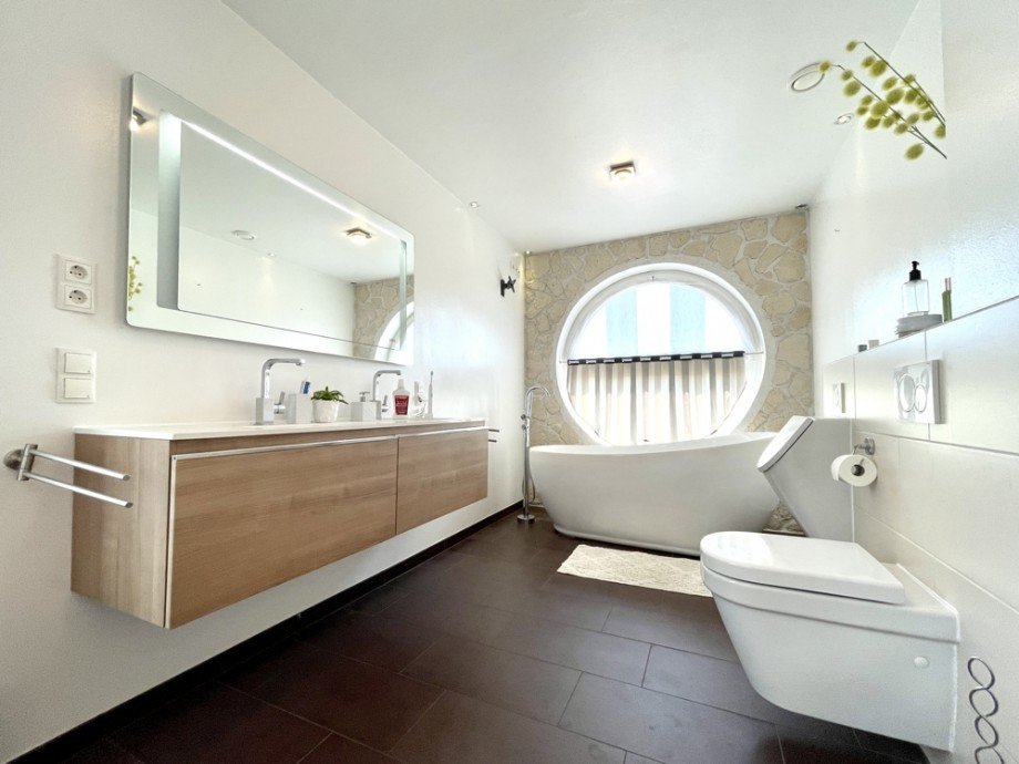 Bad En-Suite II im 1. OG Einfamilienhaus Heppenheim (Bergstra�e)