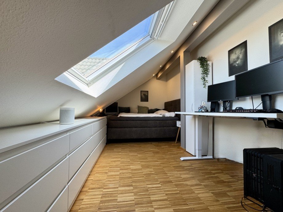 Schlafzimmer I Etagenwohnung Heppenheim